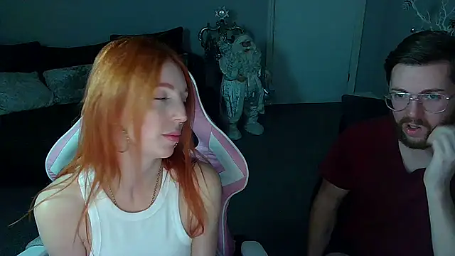 Red firesquirt online show from December 12, 9:04 pm