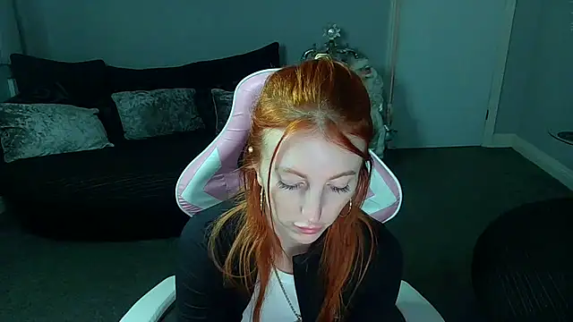 Red firesquirt online show from December 18, 2:17 pm