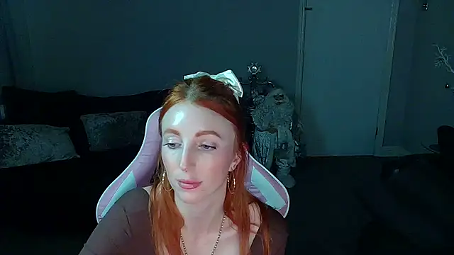 Red firesquirt online show from December 23, 9:40 pm