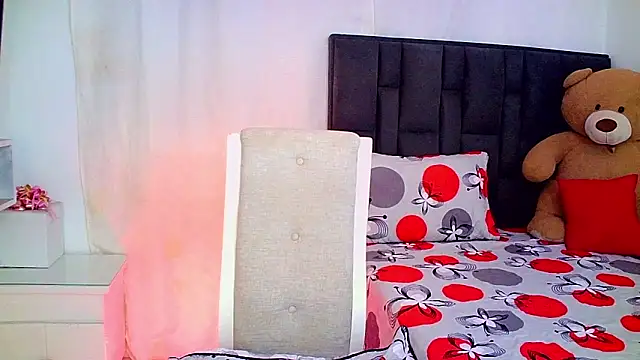 Snapshot of carmen14 chatting on February 20, 6:26 am carmen14 online show from February 20, 6:26 am