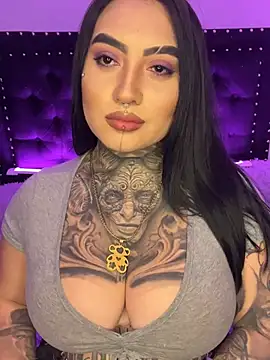 CloeeBeckam online show from March 5, 8:00 am