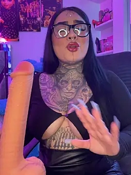 CloeeBeckam online show from March 8, 6:55 pm