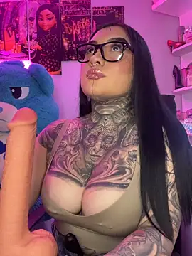 CloeeBeckam online show from April 18, 5:22 am