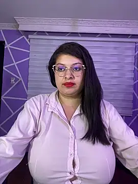 Snapshot of MiiaaJoness chatting on May 13, 9:00 pm MiiaaJoness online show from May 13, 9:00 pm