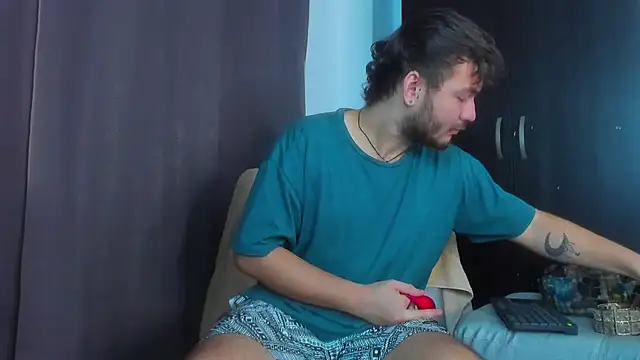 Snapshot of JacoLive chatting on November 6, 7:04 pm JacoLive online show from November 6, 7:04 pm