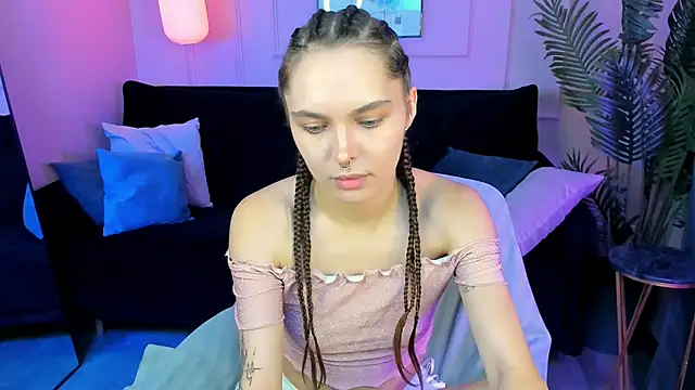 ChloeSunny online show from June 28, 7:14 am