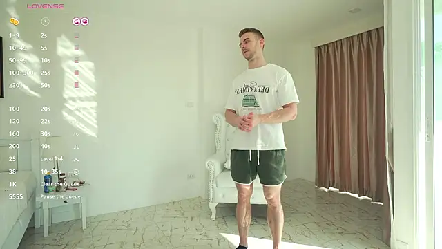 Snapshot of enjoy_me chatting on February 3, 1:59 am enjoy me online show from February 3, 1:59 am