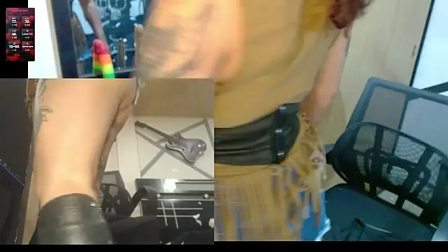 Snapshot of miss_cloverrr chatting on October 28, 2:37 am miss cloverrr online show from October 28, 2:37 am