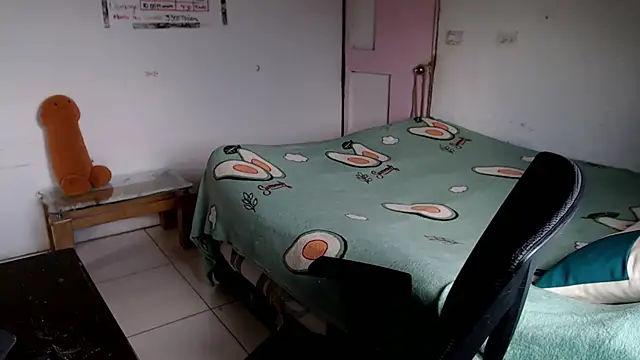 girl milk2 online show from March 30, 2:51 pm