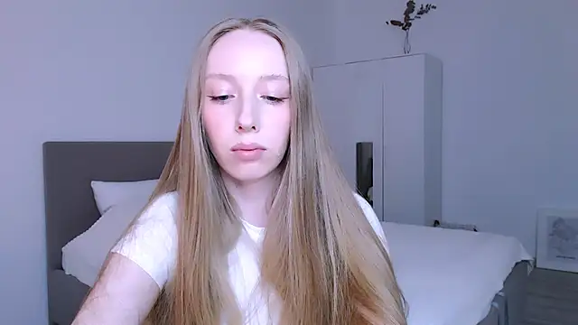 Luna insniity online show from December 1, 9:20 pm