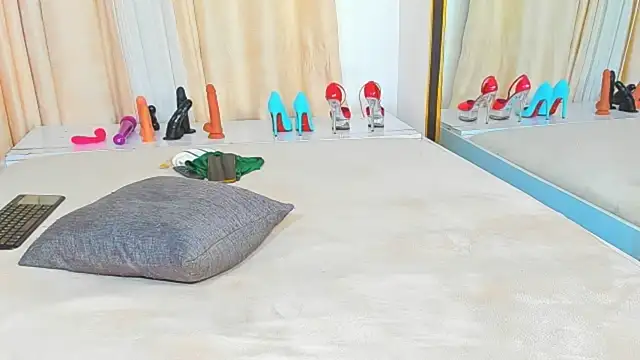 Yummy squirter online show from October 27, 12:26 am