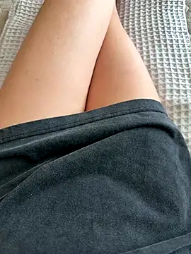 Donna Evans online show from October 20, 4:13 am