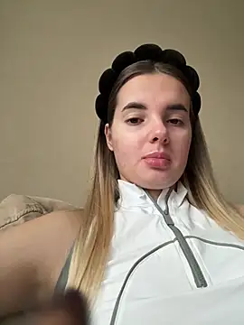 Donna Evans online show from October 30, 2:24 am