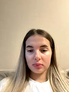 Donna Evans online show from November 4, 1:59 am