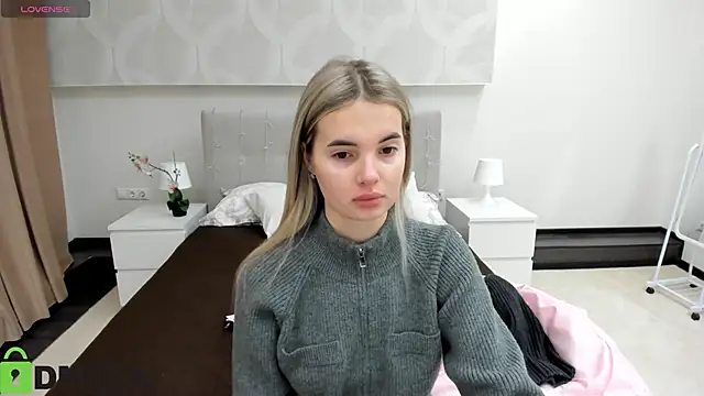 Donna Evans online show from November 24, 11:48 pm