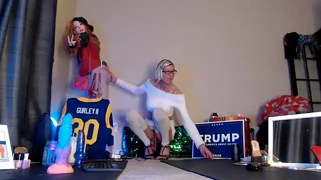 Snapshot of Taylorsexbot chatting on December 23, 4:12 am Taylorsexbot online show from December 23, 4:12 am