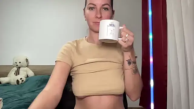 beauty bella online show from December 3, 10:18 pm