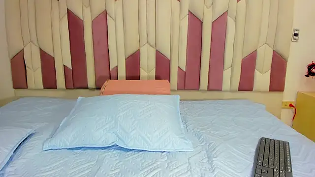 lucyy gray online show from February 19, 3:06 am