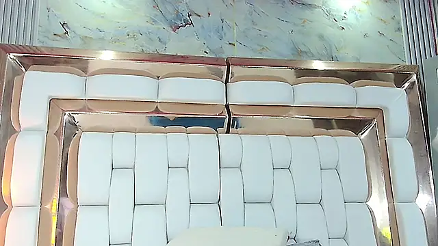 Snapshot of littlee_emilyy_ chatting on March 19, 2:59 am littlee emilyy  online show from March 19, 2:59 am