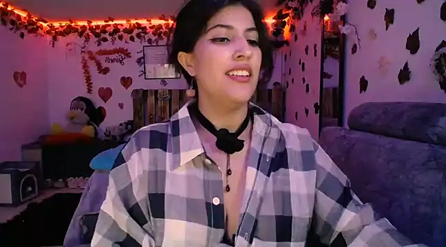 azahar  ziiz online show from March 9, 8:42 pm