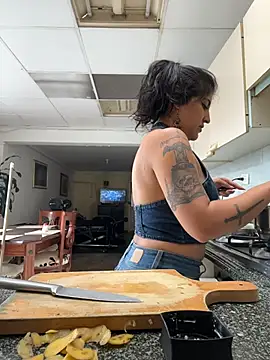 Snapshot of azahar__ziiz chatting on February 11, 4:12 pm azahar ziiz online show from February 11, 4:12 pm