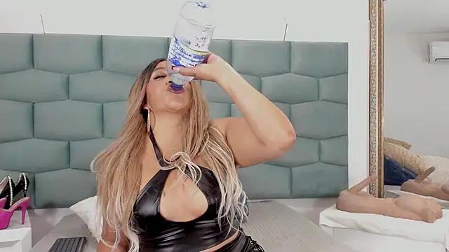 MiaMancini online show from September 25, 10:02 pm