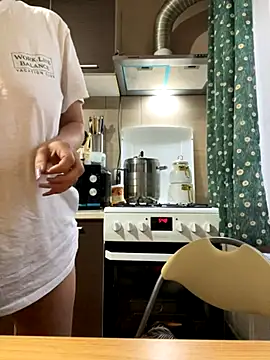 Snapshot of Tasty_Shape chatting on October 14, 4:57 am Tasty Shape online show from October 14, 4:57 am