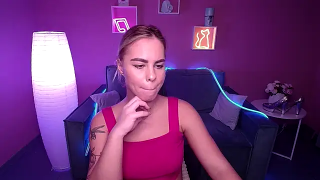 RikaRaily online show from December 3, 8:49 am