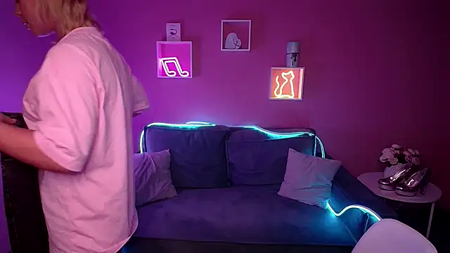 RikaRaily online show from December 6, 7:10 am