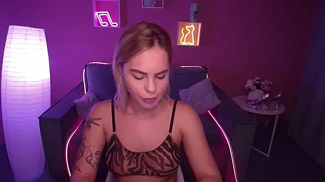 RikaRaily online show from December 11, 8:58 am