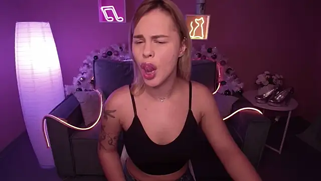 RikaRaily online show from December 21, 5:47 am