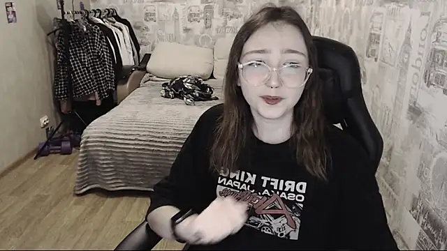 Snapshot of AmeliaKamishiro chatting on December 6, 1:55 pm AmeliaKamishiro online show from December 6, 1:55 pm