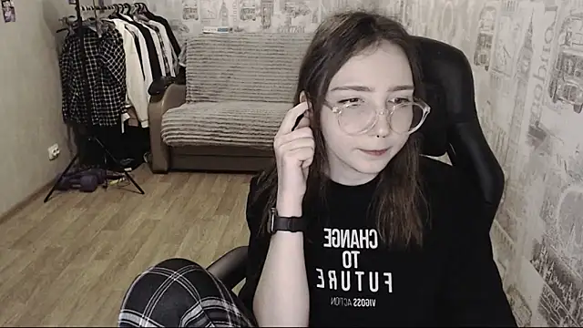 Snapshot of AmeliaKamishiro chatting on December 10, 2:28 pm AmeliaKamishiro online show from December 10, 2:28 pm