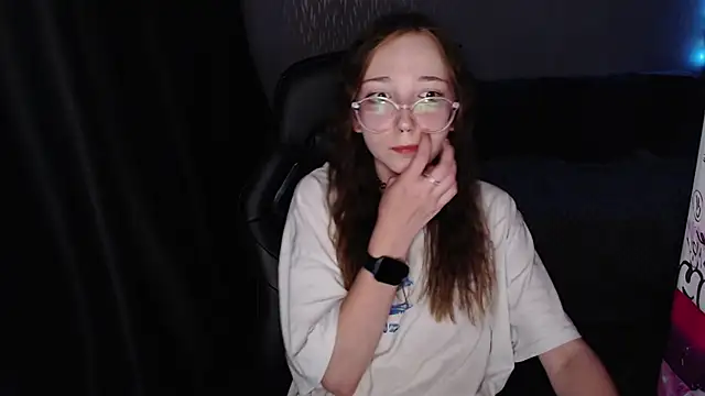 Snapshot of AmeliaKamishiro chatting on October 3, 5:32 pm AmeliaKamishiro online show from October 3, 5:32 pm