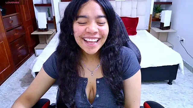 laureentt  online show from September 10, 3:06 am