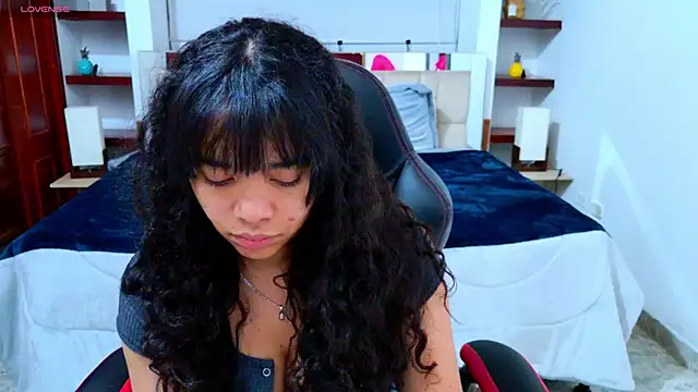 laureentt  online show from October 20, 3:07 am