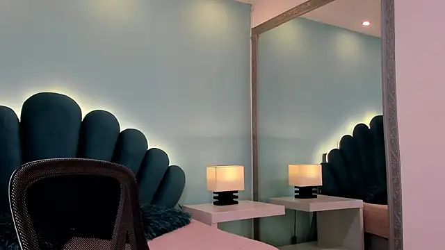 sharlott18 online show from November 20, 11:43 am