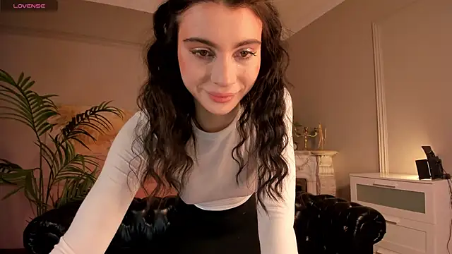 Ashley-Urban online show from February 28, 10:30 am