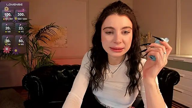 Ashley-Urban online show from February 28, 1:36 pm