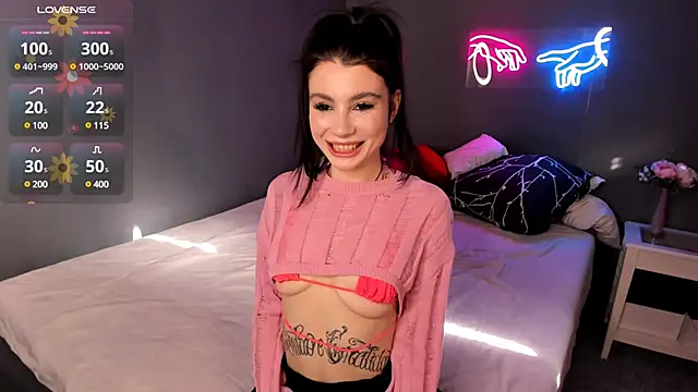 Ashley-Urban online show from March 15, 10:35 am