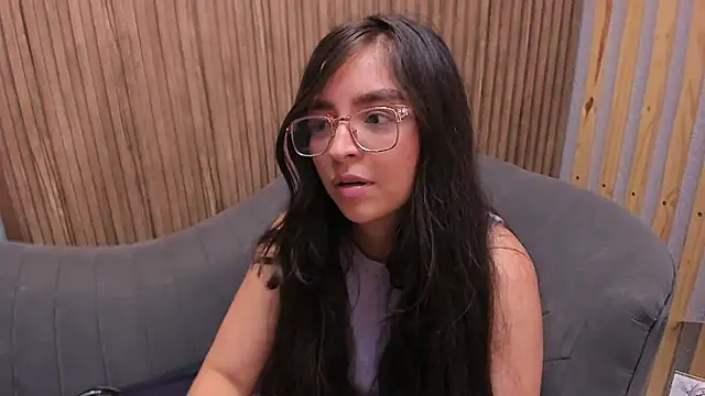 Snapshot of Eva_Macalliter chatting on February 9, 9:37 am Eva Macalliter online show from February 9, 9:37 am