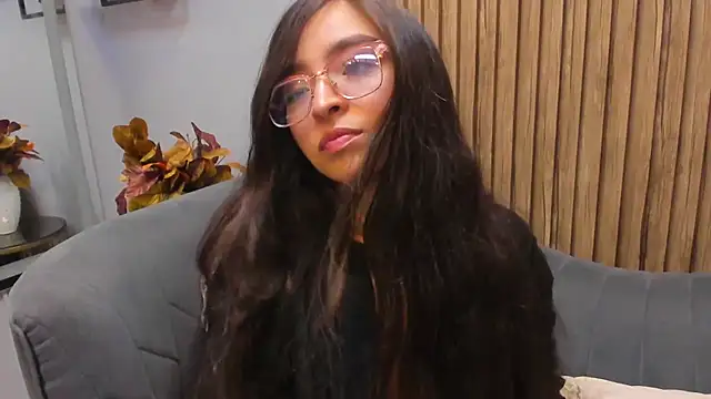 Snapshot of Eva_Macalliter chatting on March 14, 4:21 am Eva Macalliter online show from March 14, 4:21 am