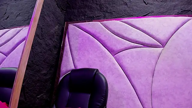 Snapshot of HornySlut69_ chatting on February 26, 5:56 pm HornySlut69 online show from February 26, 5:56 pm