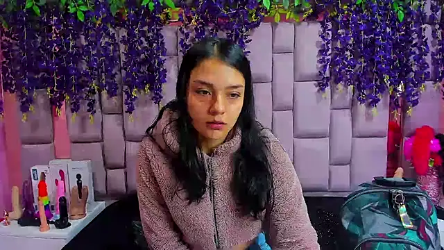 Bich Anal  online show from January 7, 12:52 pm