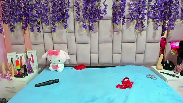 Bich Anal  online show from January 9, 7:18 pm