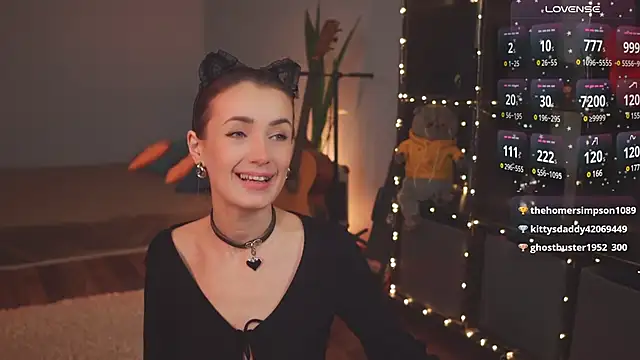 Snapshot of bananya_kitty chatting on February 8, 9:03 am bananya kitty online show from February 8, 9:03 am