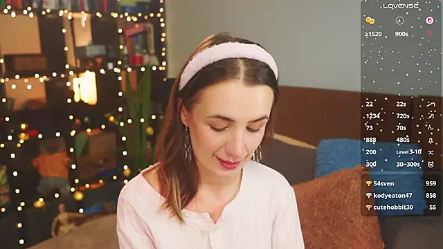 Snapshot of bananya_kitty chatting on February 8, 11:30 pm bananya kitty online show from February 8, 11:30 pm