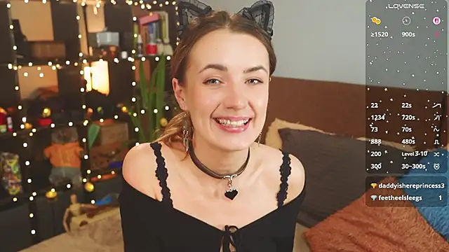 Snapshot of bananya_kitty chatting on February 11, 8:25 pm bananya kitty online show from February 11, 8:25 pm