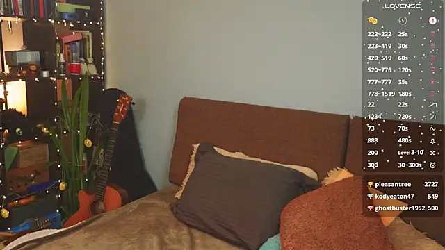 Snapshot of bananya_kitty chatting on February 16, 12:12 pm bananya kitty online show from February 16, 12:12 pm