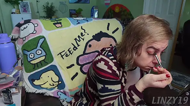 Snapshot of Linzy_19 chatting on February 2, 2:56 pm Linzy 19 online show from February 2, 2:56 pm